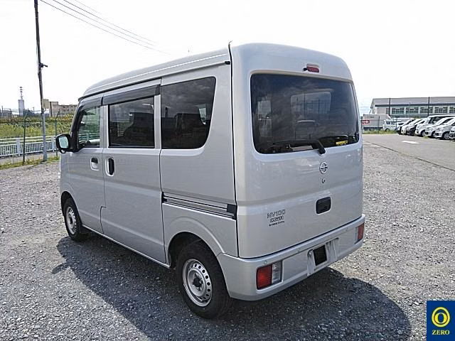 NISSAN NV100 CLIPPER