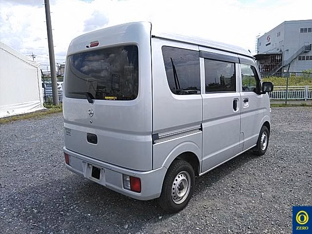 NISSAN NV100 CLIPPER