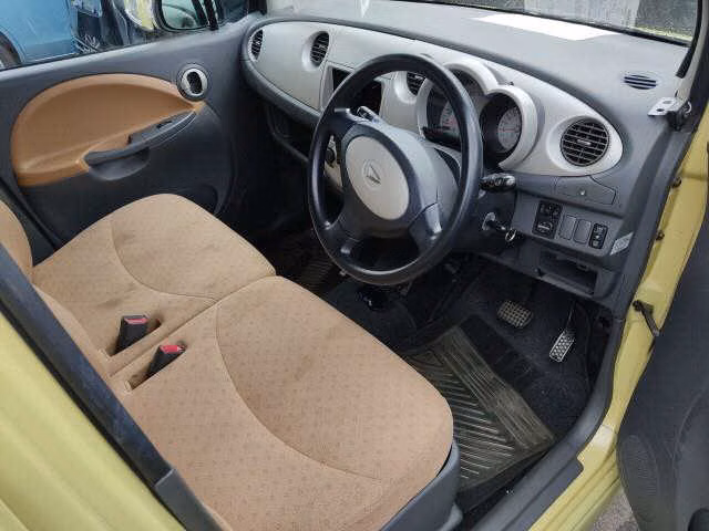 DAIHATSU MOVE LATTE