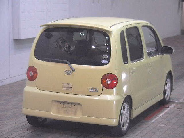 DAIHATSU MOVE LATTE