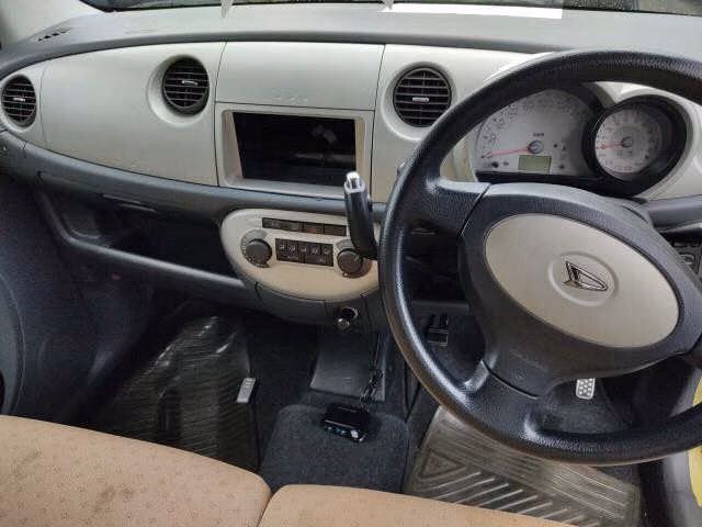 DAIHATSU MOVE LATTE