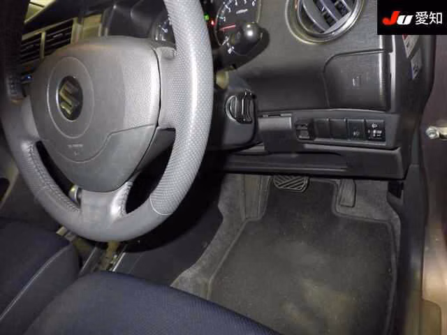 SUZUKI CERVO