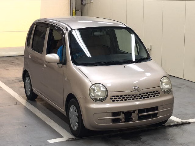 DAIHATSU MOVE LATTE