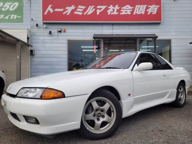 NISSAN SKYLINE
