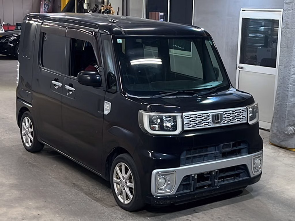 DAIHATSU WAKE