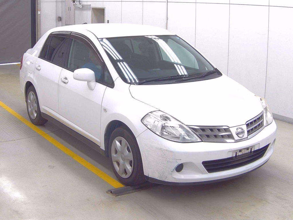 NISSAN TIIDA LATIO