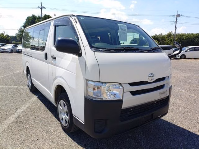 TOYOTA REGIUS ACE
