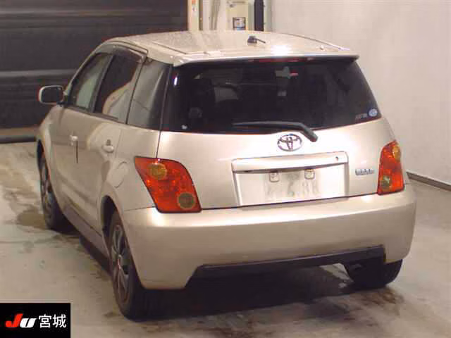 TOYOTA IST