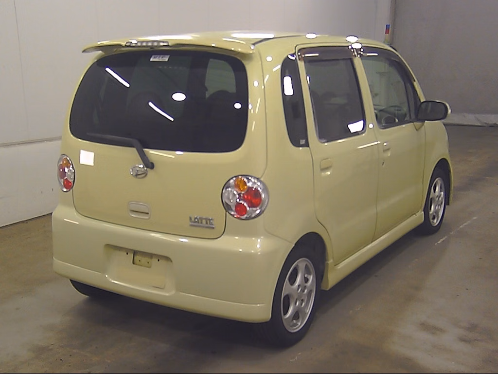 DAIHATSU MOVE LATTE