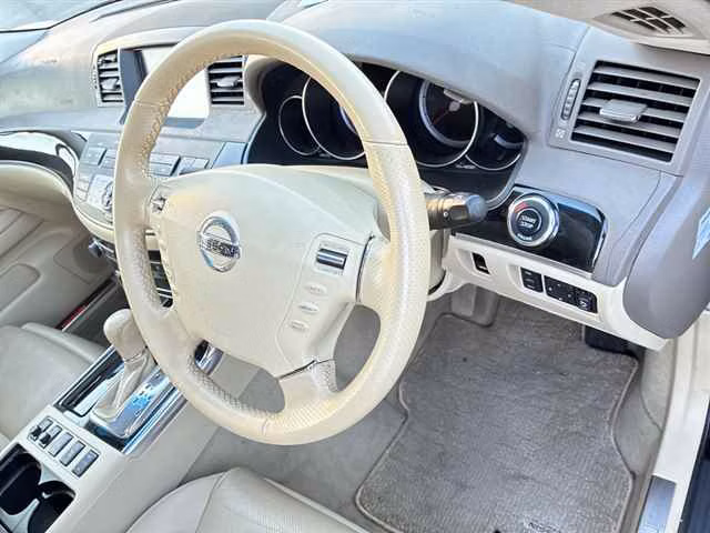 NISSAN FUGA