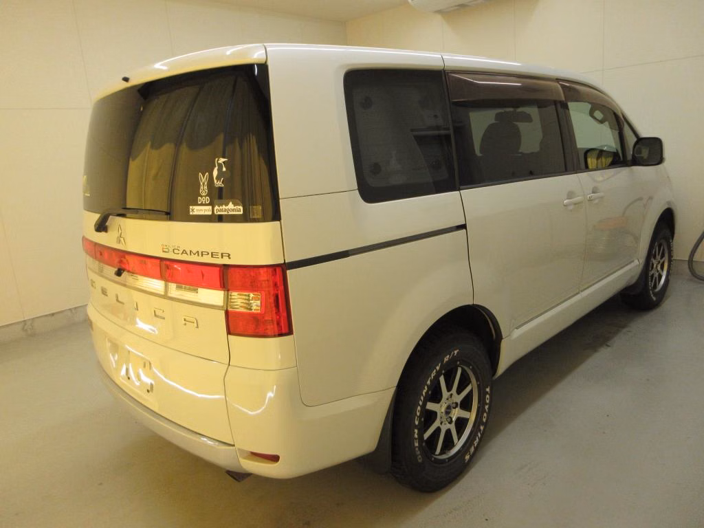 MITSUBISHI DELICA D:5