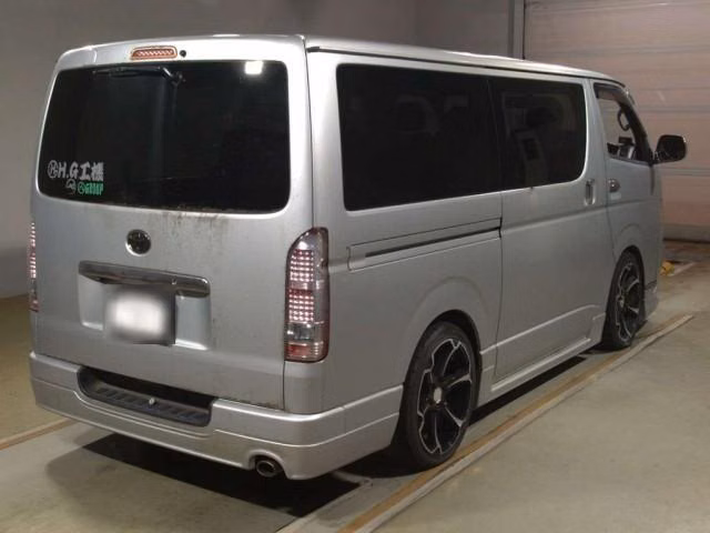 TOYOTA REGIUS ACE
