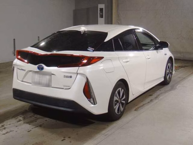 TOYOTA PRIUS PHV