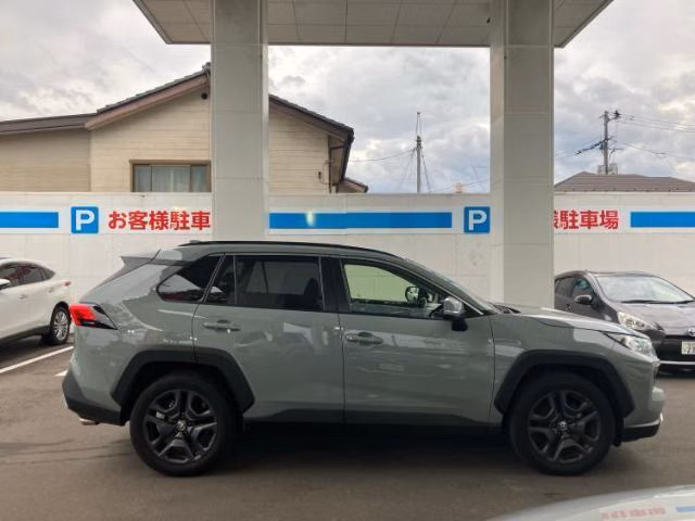 TOYOTA RAV4