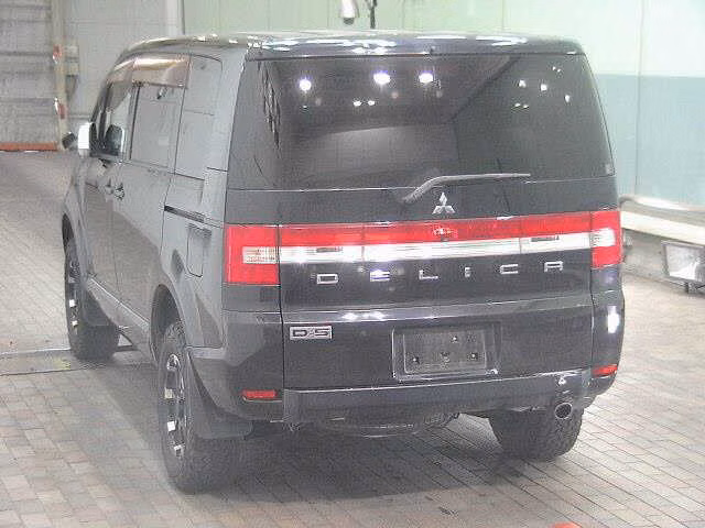 MITSUBISHI DELICA D:5