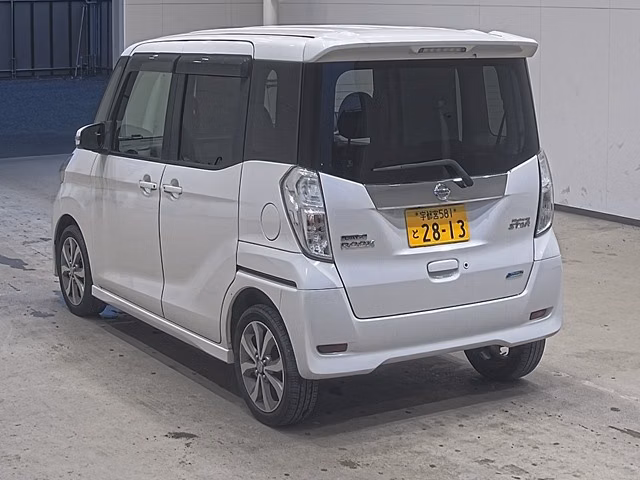 NISSAN DAYZ ROOX