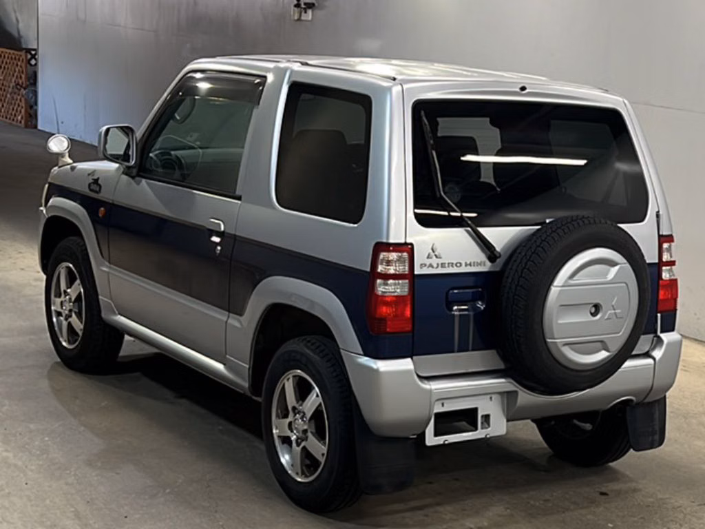 MITSUBISHI PAJERO MINI