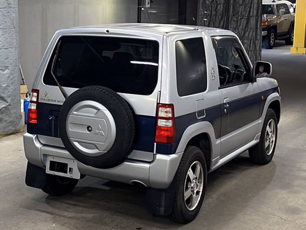 MITSUBISHI PAJERO MINI