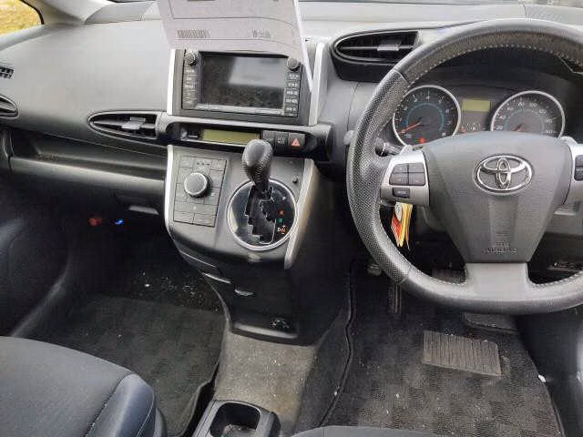 TOYOTA WISH