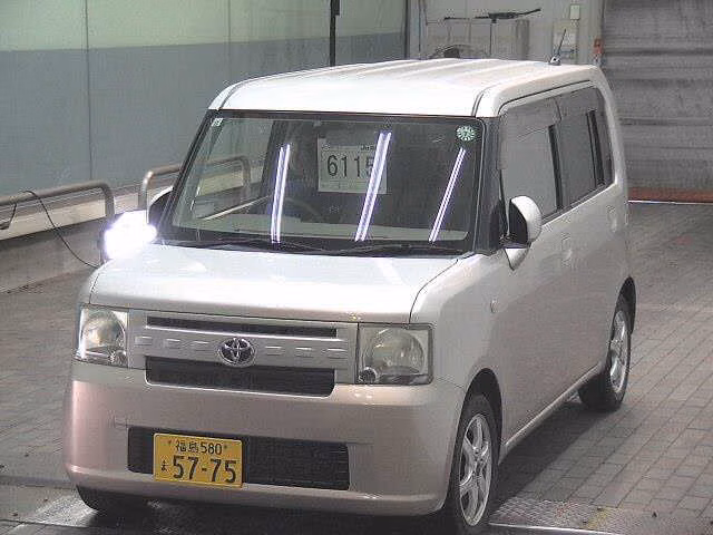 TOYOTA PIXIS SPACE