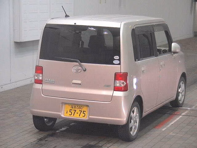 TOYOTA PIXIS SPACE