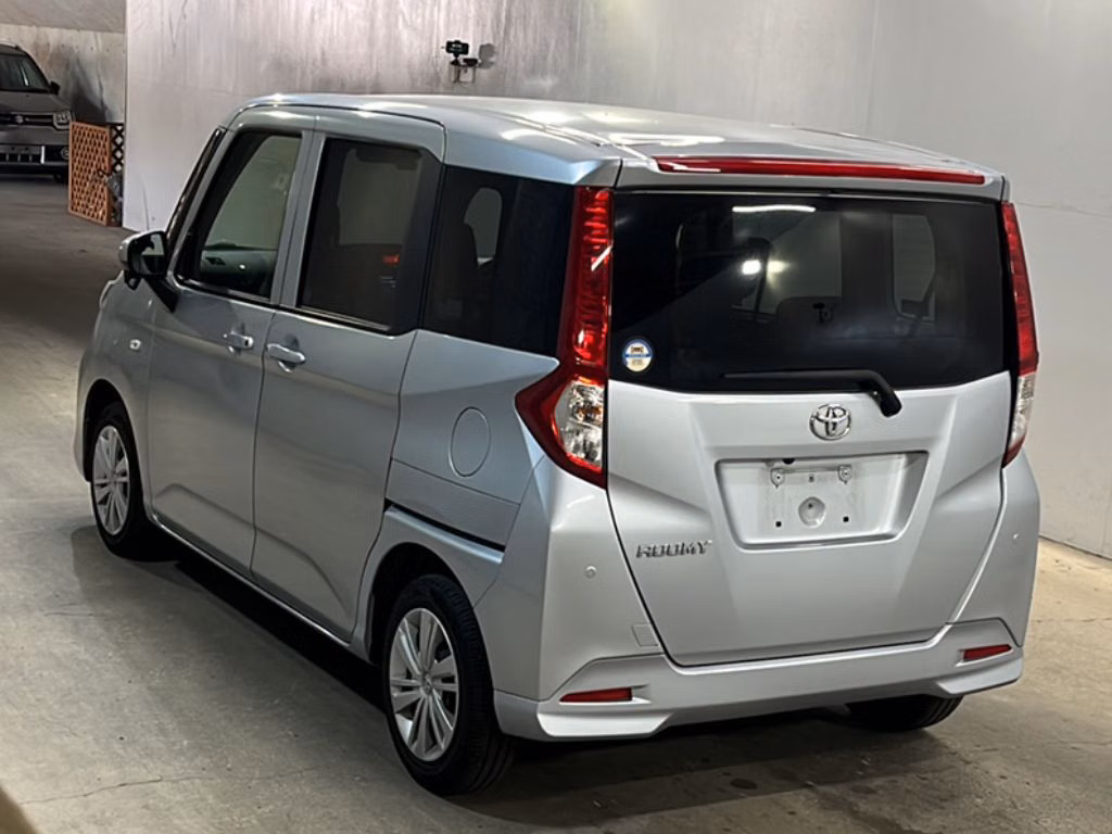 TOYOTA ROOMY