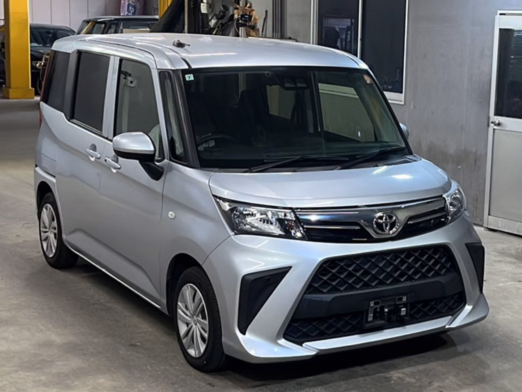 TOYOTA ROOMY