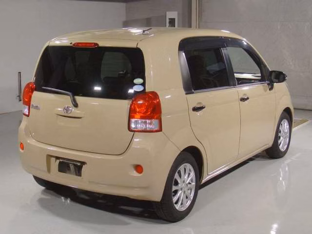 TOYOTA PORTE
