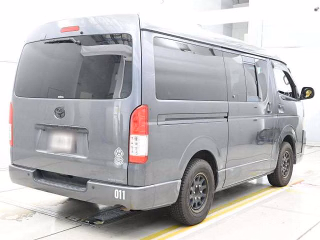 TOYOTA REGIUS ACE