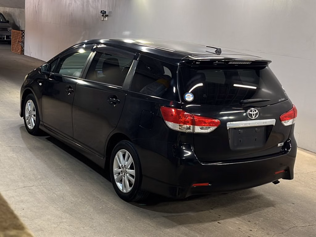 TOYOTA WISH