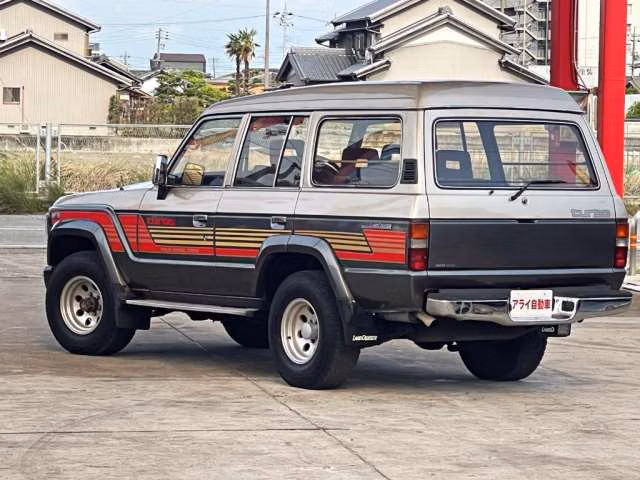 TOYOTA LAND CRUISER