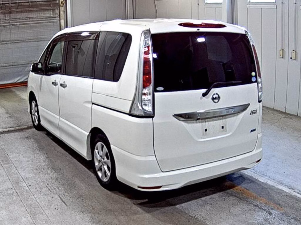 NISSAN SERENA