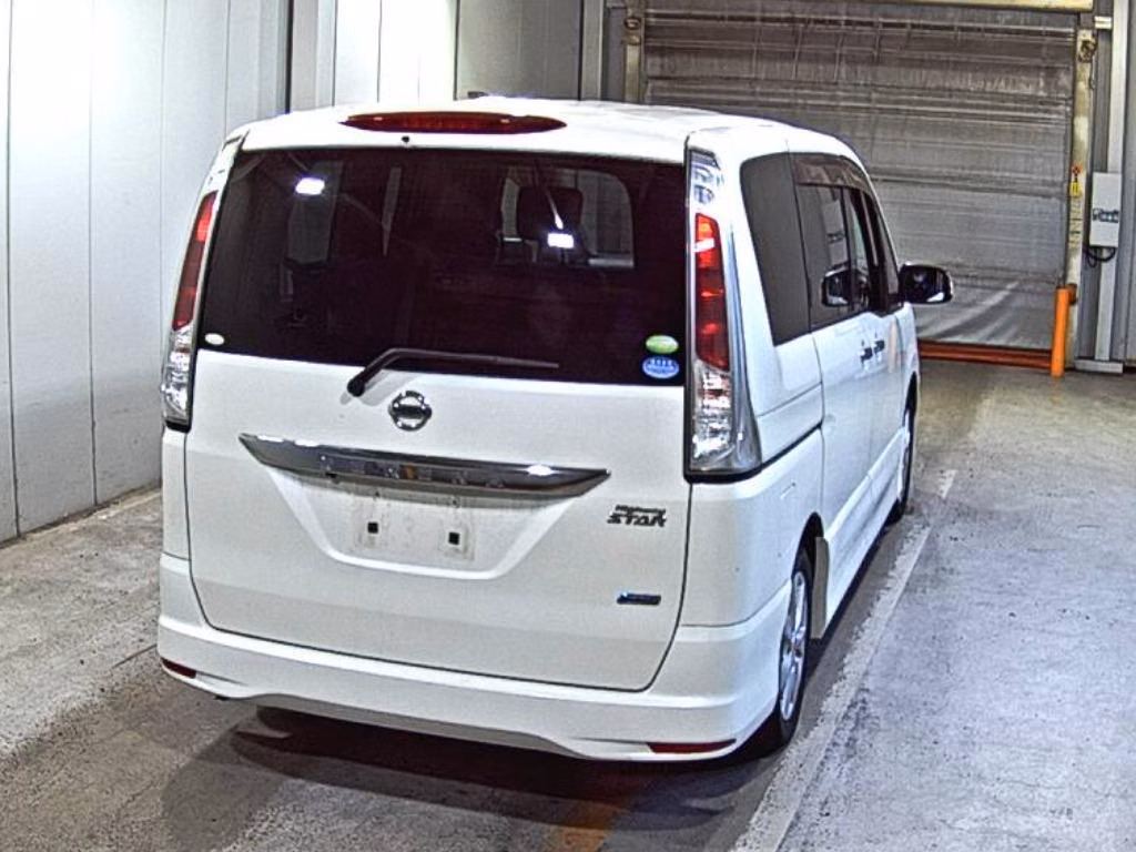 NISSAN SERENA