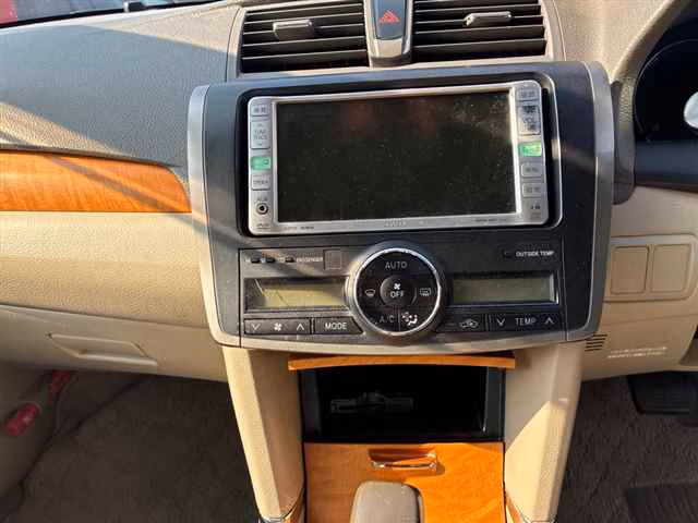 TOYOTA PREMIO