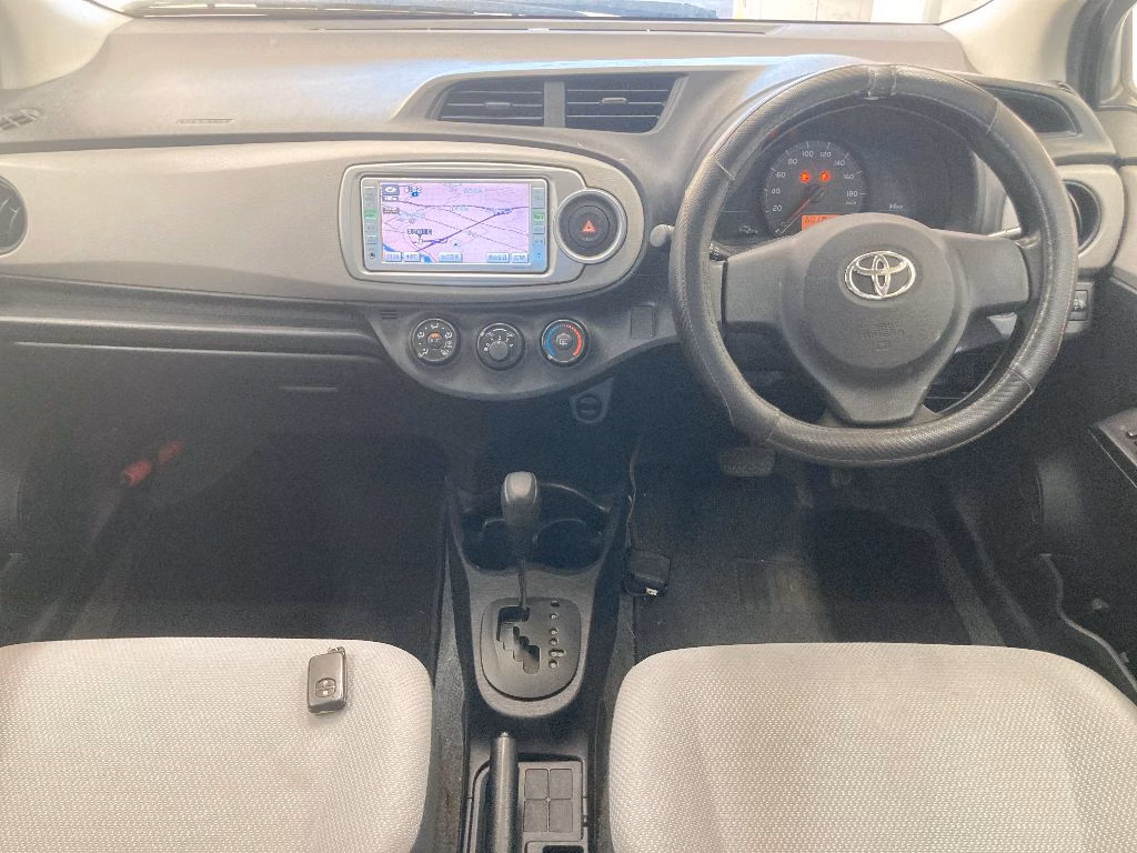 TOYOTA VITZ