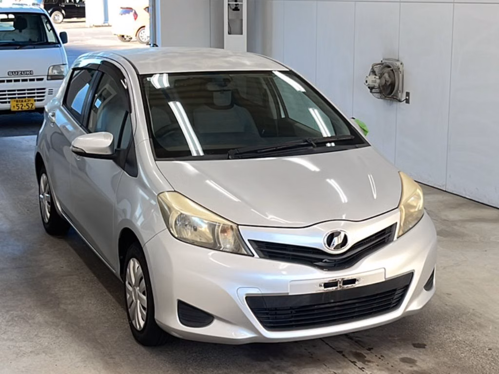 TOYOTA VITZ