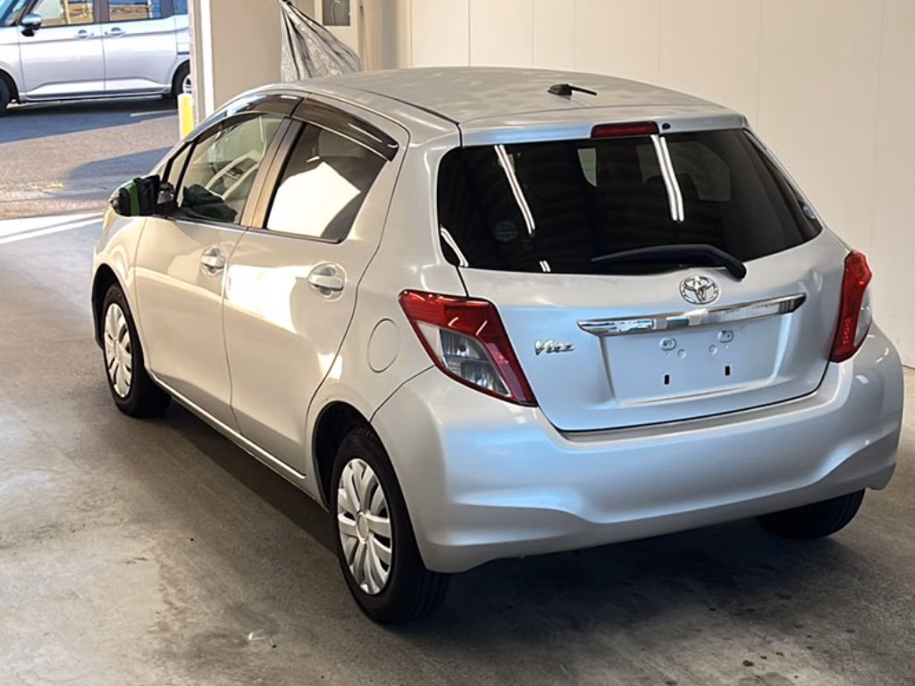 TOYOTA VITZ