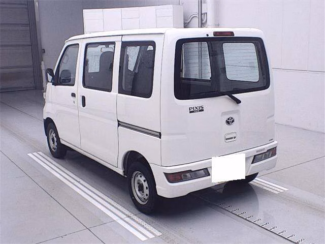 TOYOTA PIXIS VAN