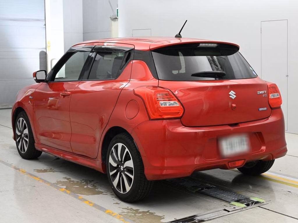 SUZUKI SWIFT