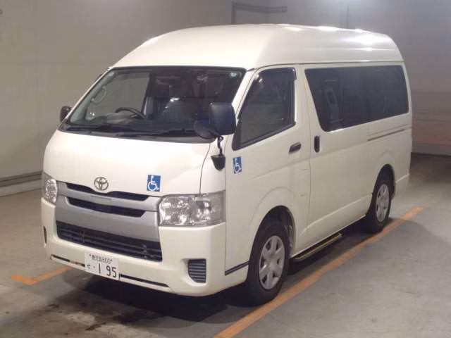 TOYOTA REGIUS ACE