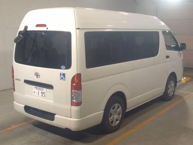 TOYOTA REGIUS ACE