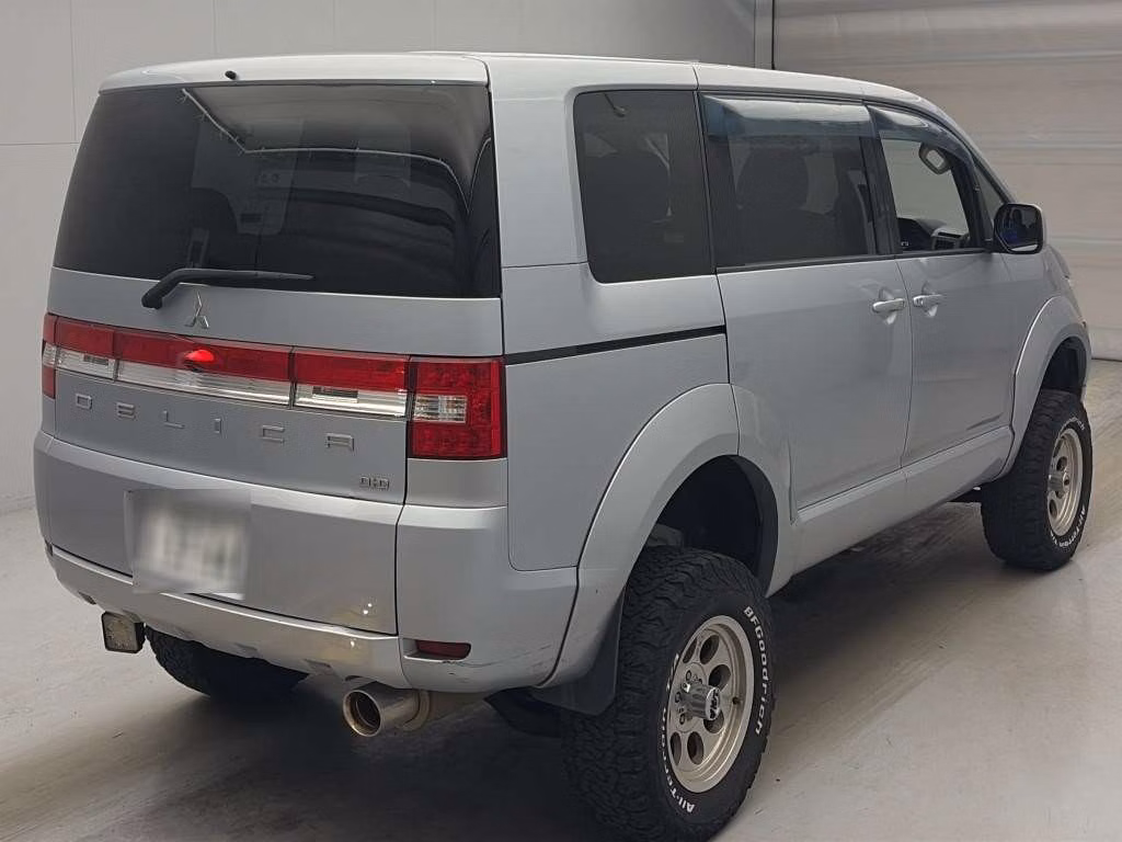 MITSUBISHI DELICA D:5