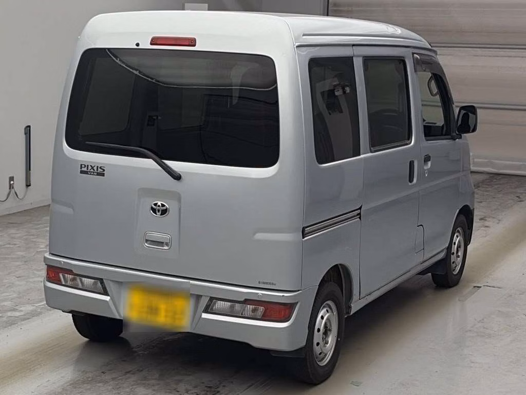 TOYOTA PIXIS VAN