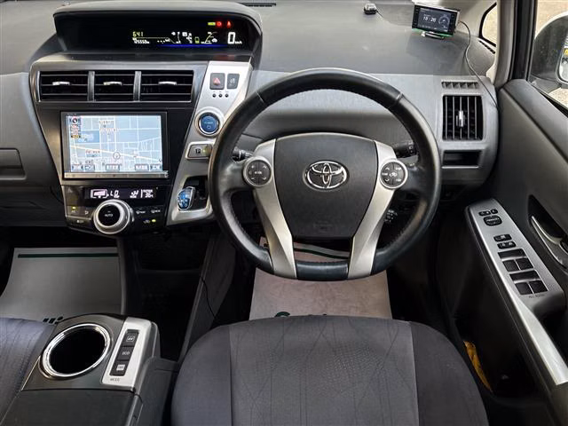 TOYOTA PRIUS ALPHA