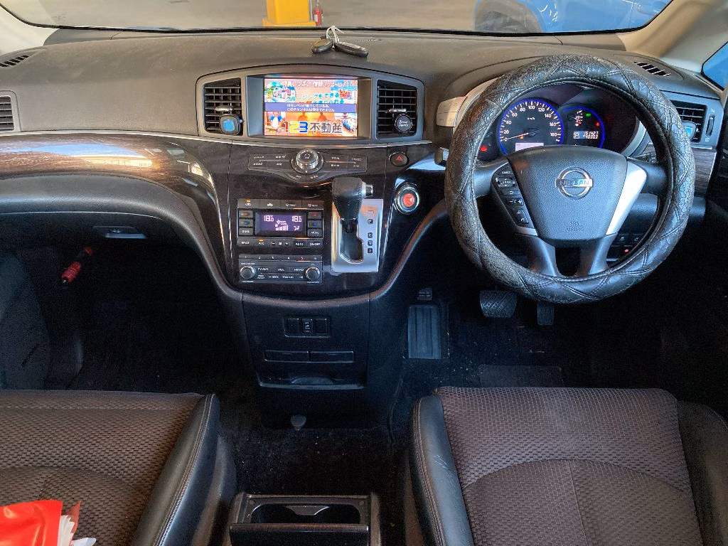 NISSAN ELGRAND