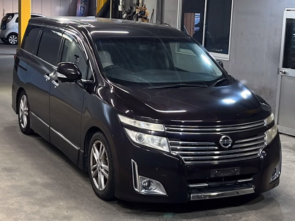 NISSAN ELGRAND