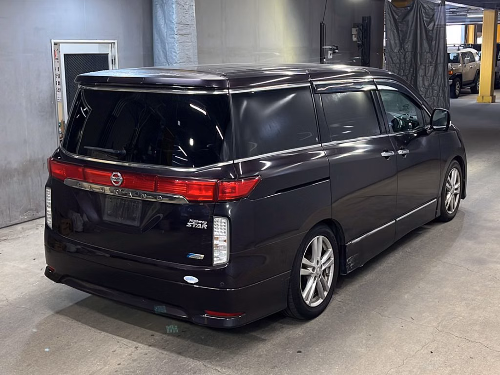 NISSAN ELGRAND