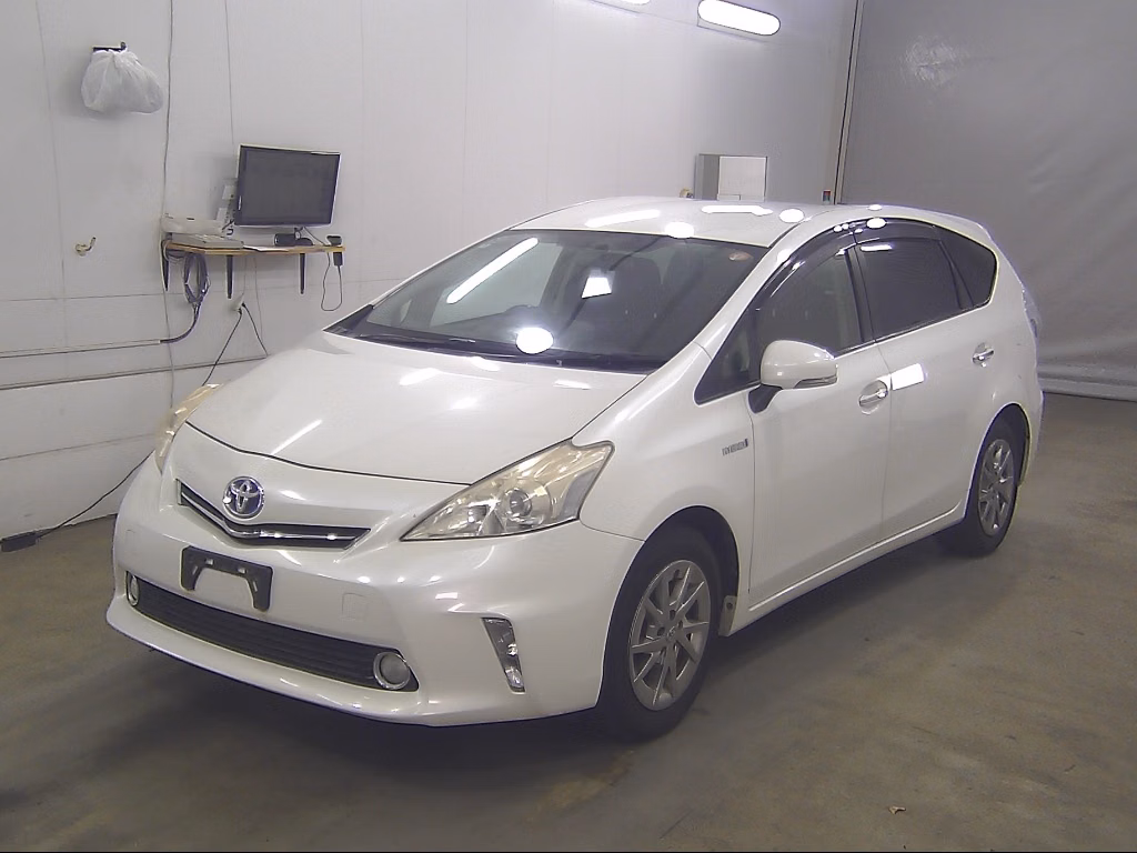 TOYOTA PRIUS ALPHA