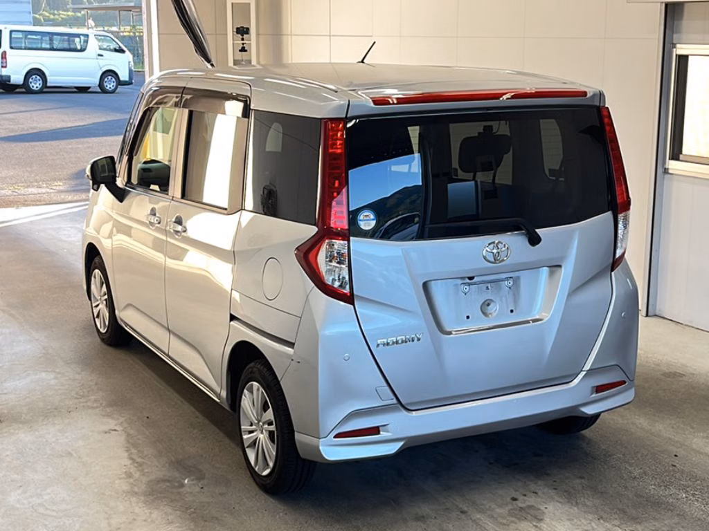 TOYOTA ROOMY