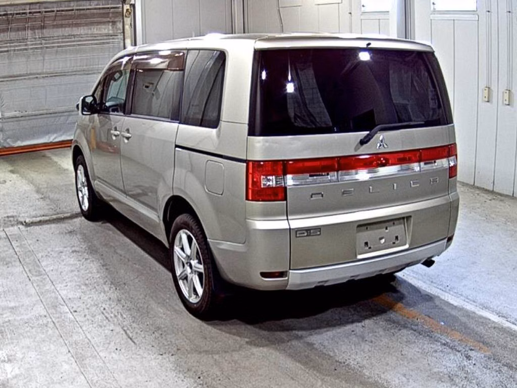 MITSUBISHI DELICA D:5